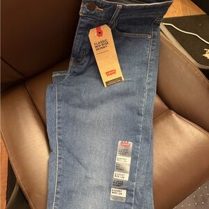Levi's Classic Mid Rise Skinny Jeans
